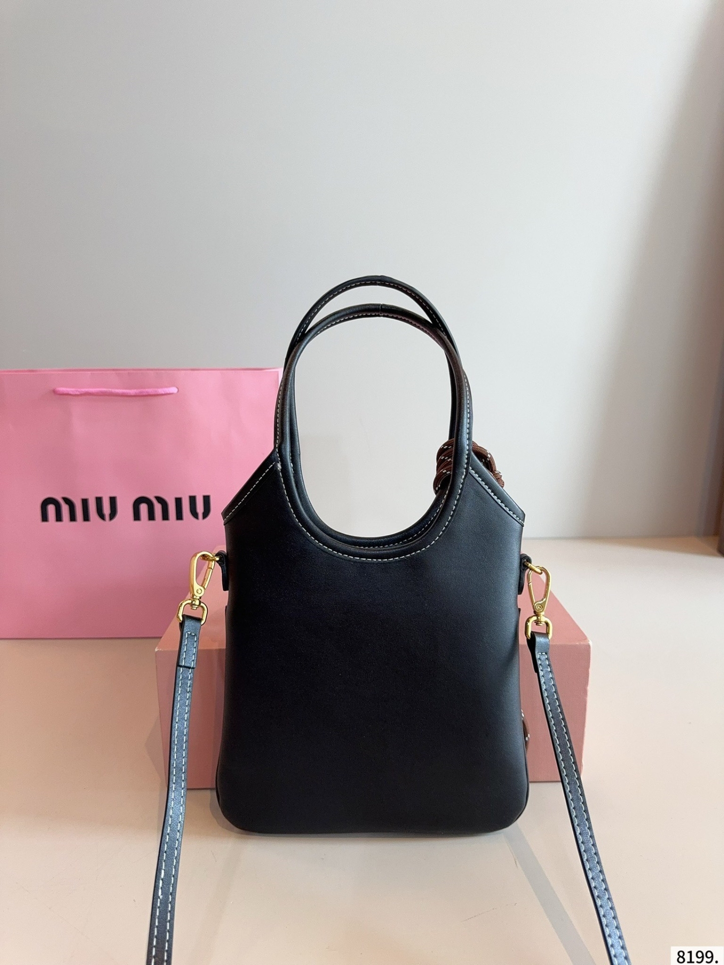 【MIU MIU公式旗艦店】MINI HOBO トートバッグ ★大人気★完売確実の売れ筋★