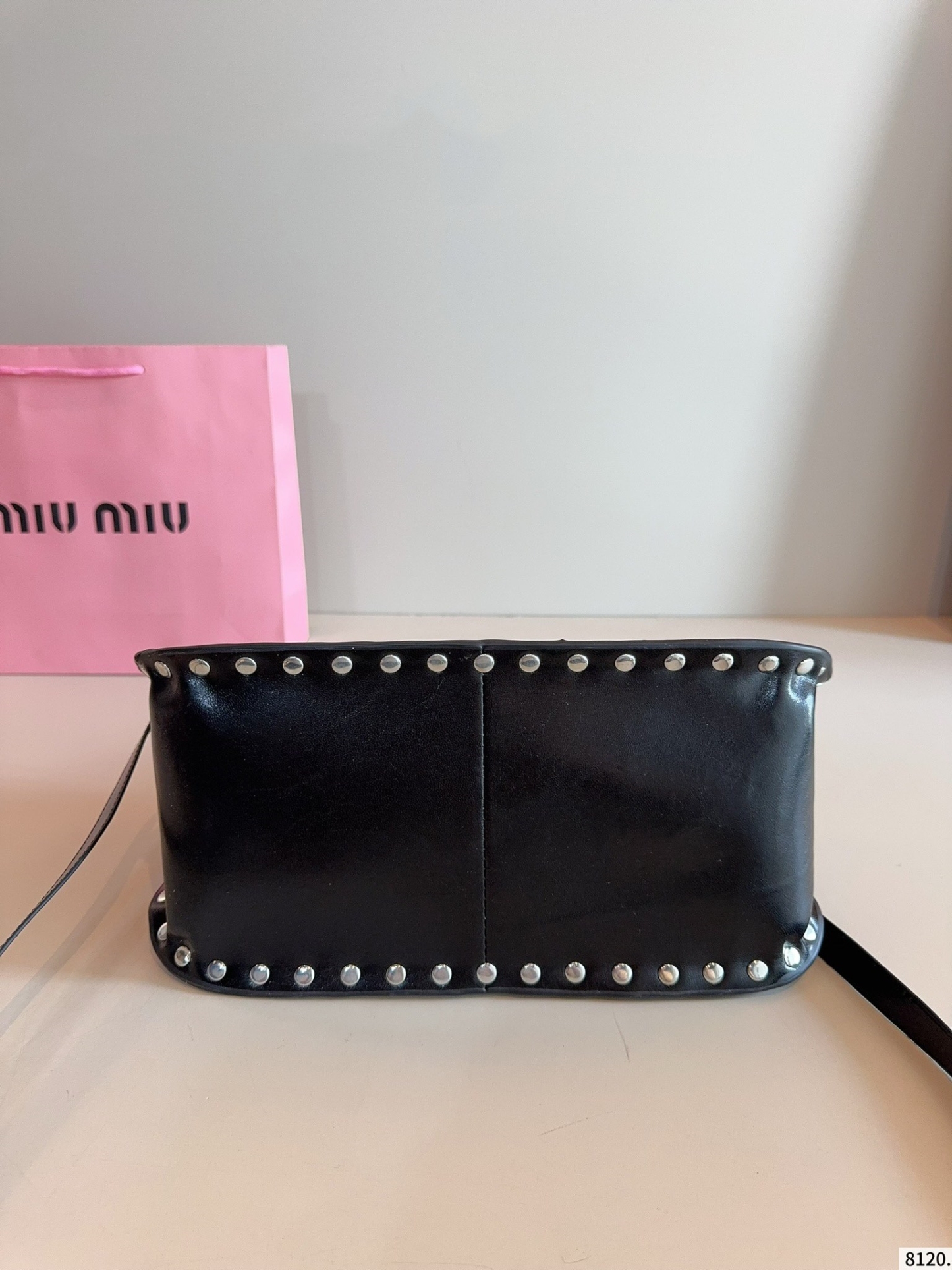 【MIU MIU公式旗艦店】ハンドバッグ ★大人気★完売確実の売れ筋★