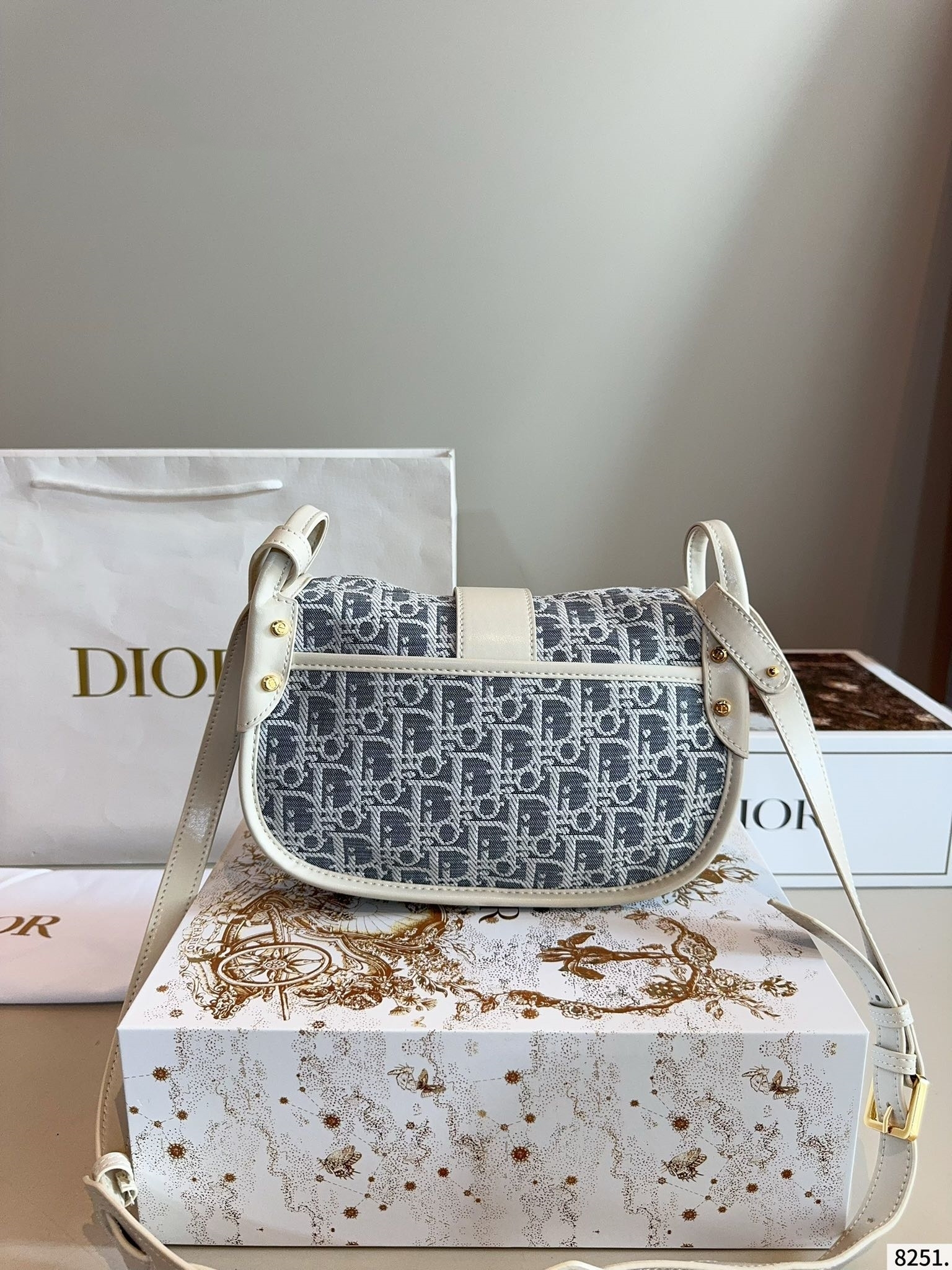 【DIOR旗艦店】ディオール Montaigne 新しいショルダーバッグ