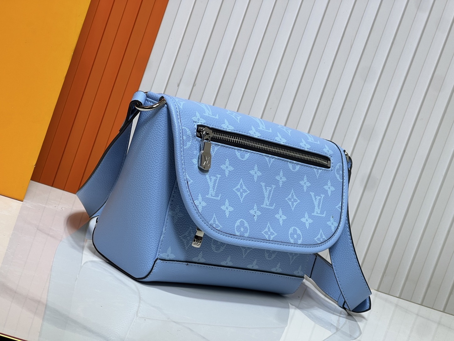 LOUIS VUITTON ルイヴィトン PULSE ショルダーバッグ M14116