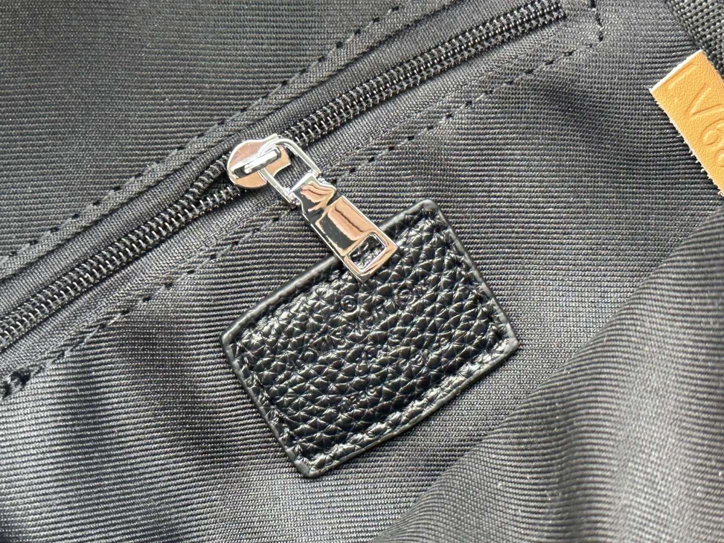 LOUIS VUITTON（ルイヴィトン）LV チェストバッグ M46344