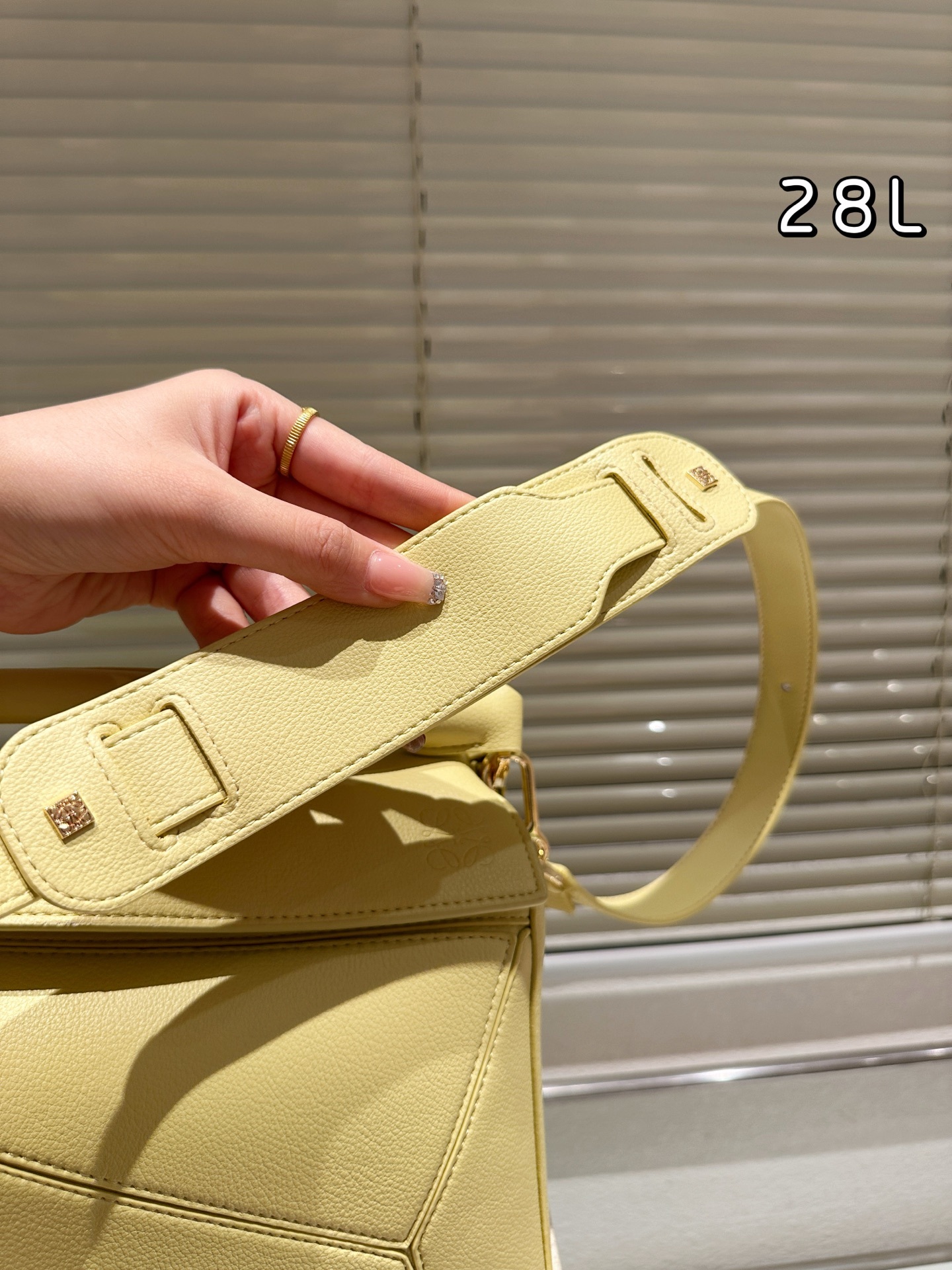 【LOEWE公式旗艦店】ロエベ クラシックショルダーバッグ