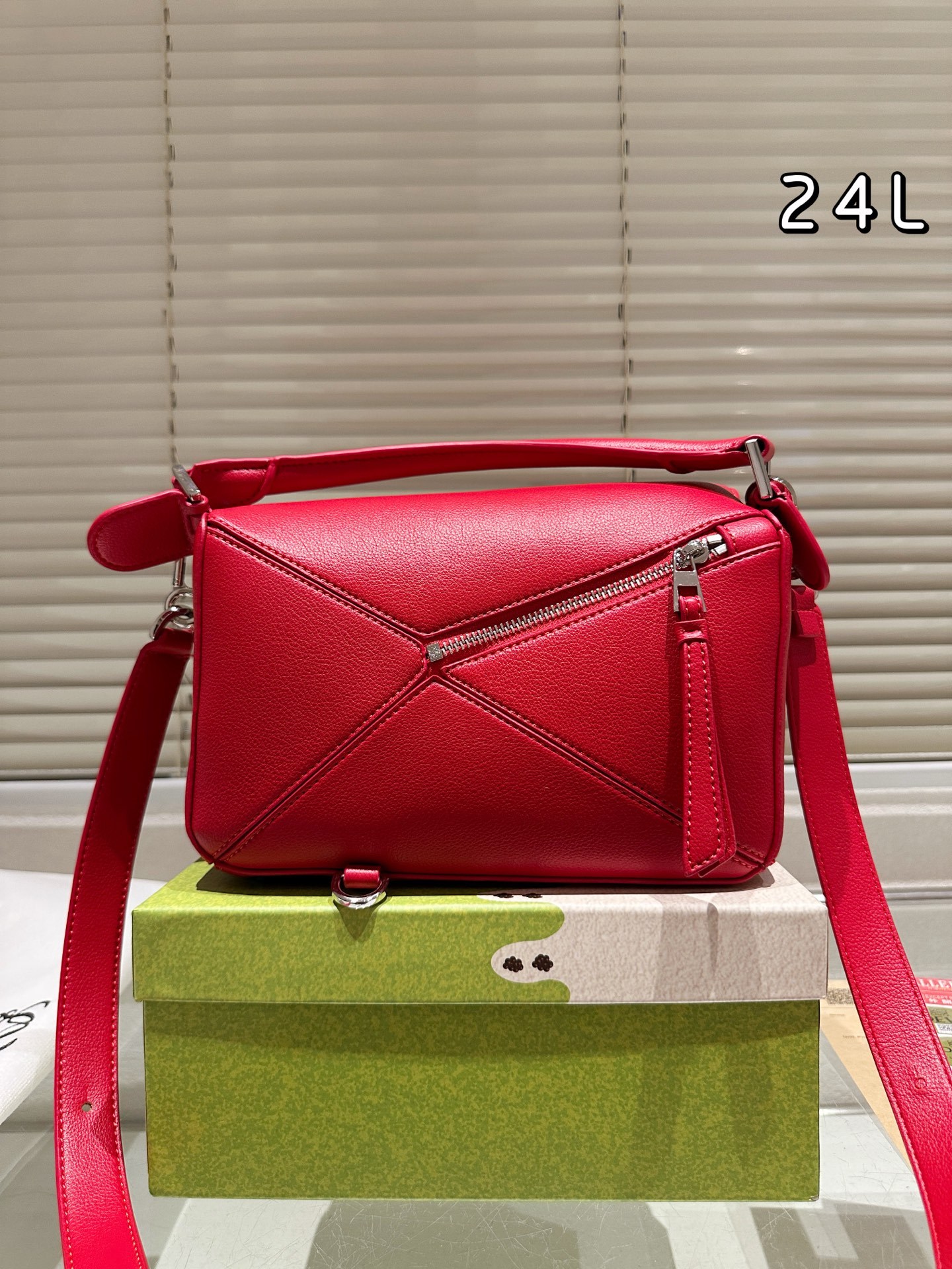 【LOEWE公式旗艦店】ロエベ クラシックショルダーバッグ
