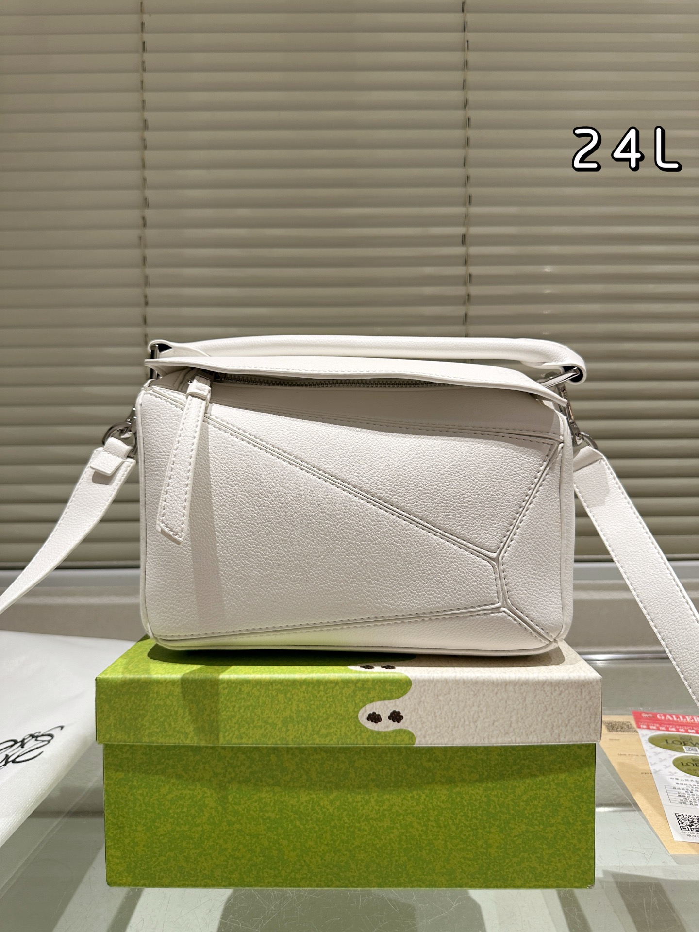 【LOEWE公式旗艦店】ロエベ クラシックショルダーバッグ
