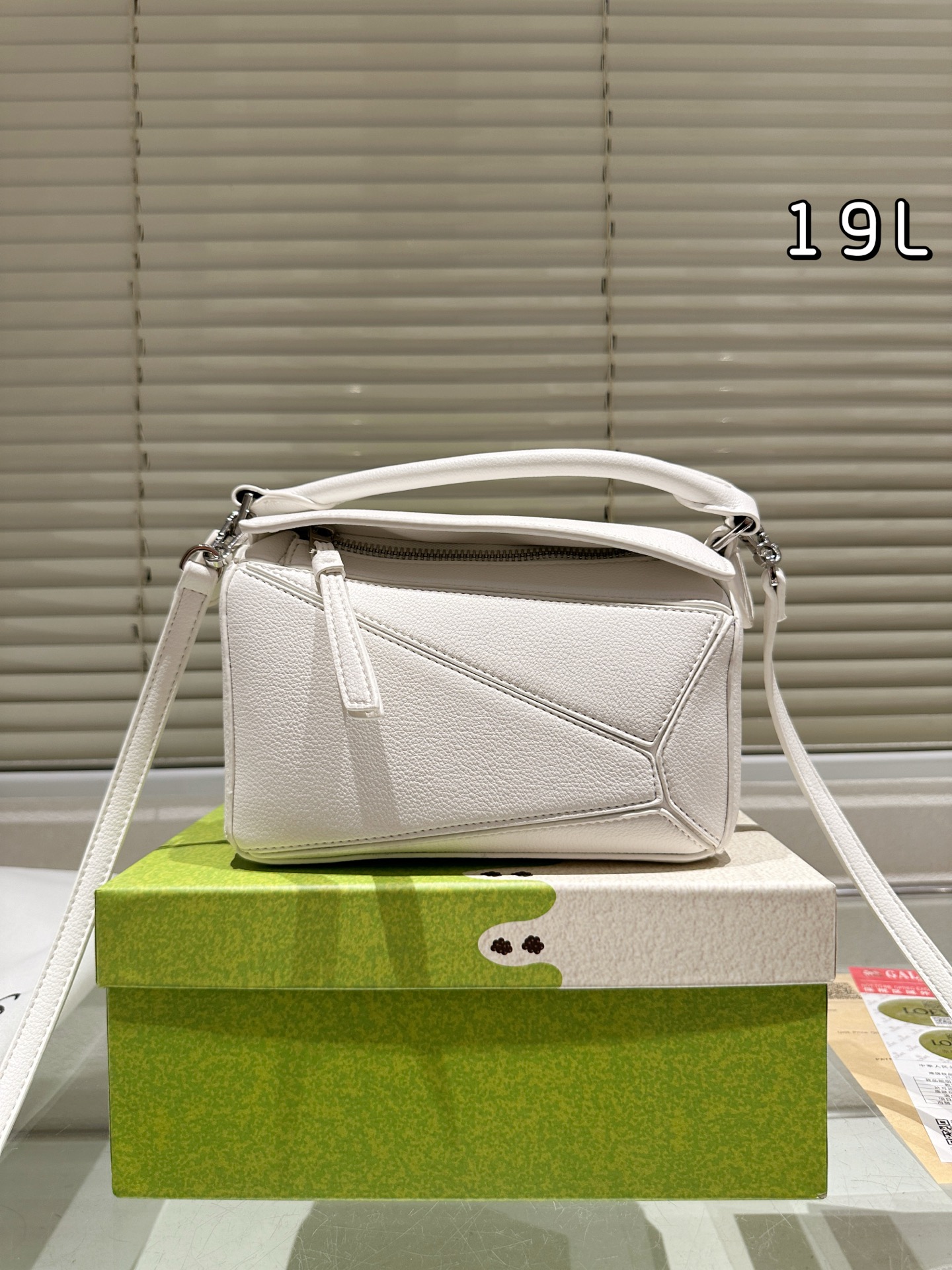【LOEWE公式旗艦店】ロエベ クラシックショルダーバッグ