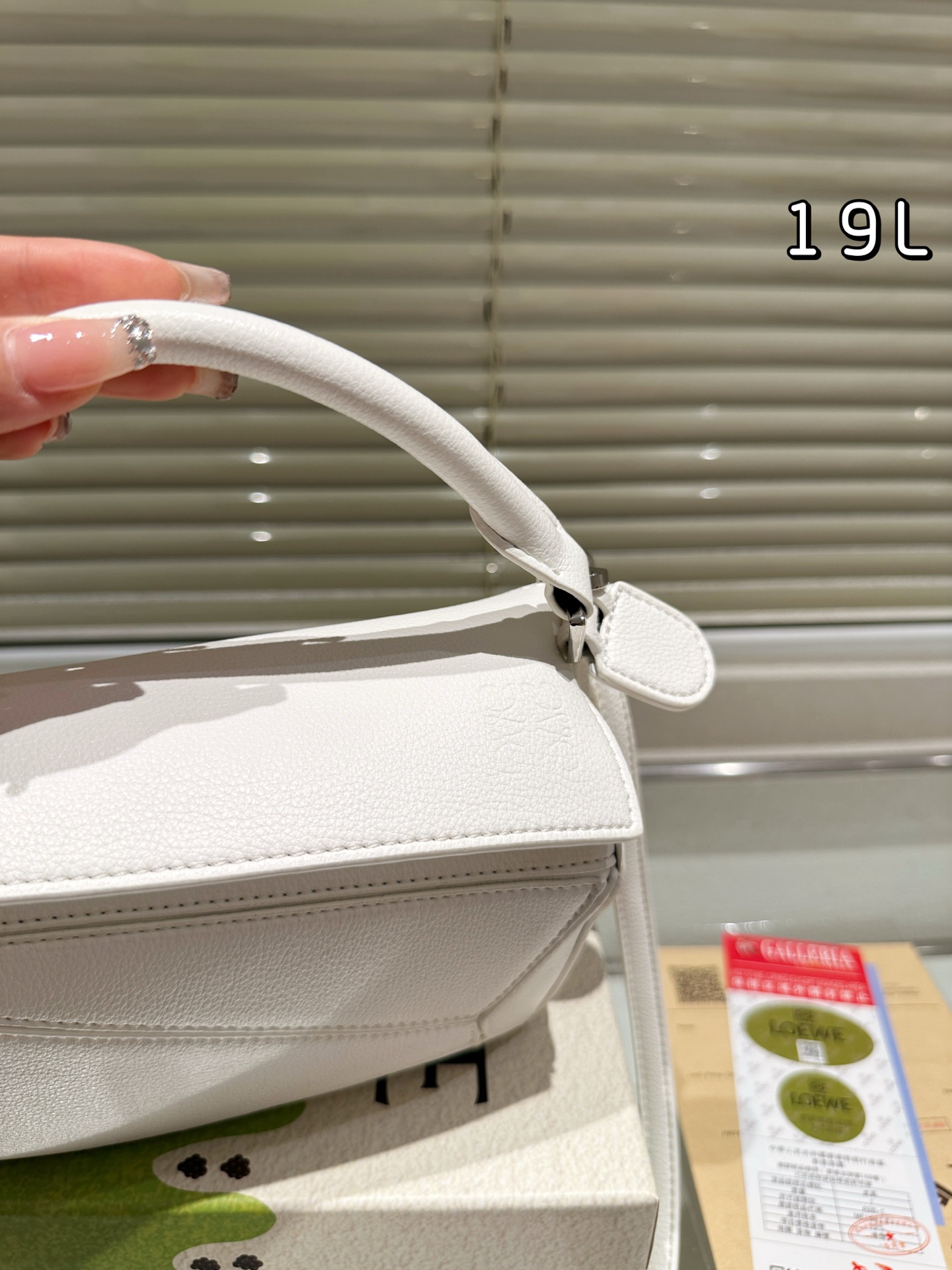 【LOEWE公式旗艦店】ロエベ クラシックショルダーバッグ