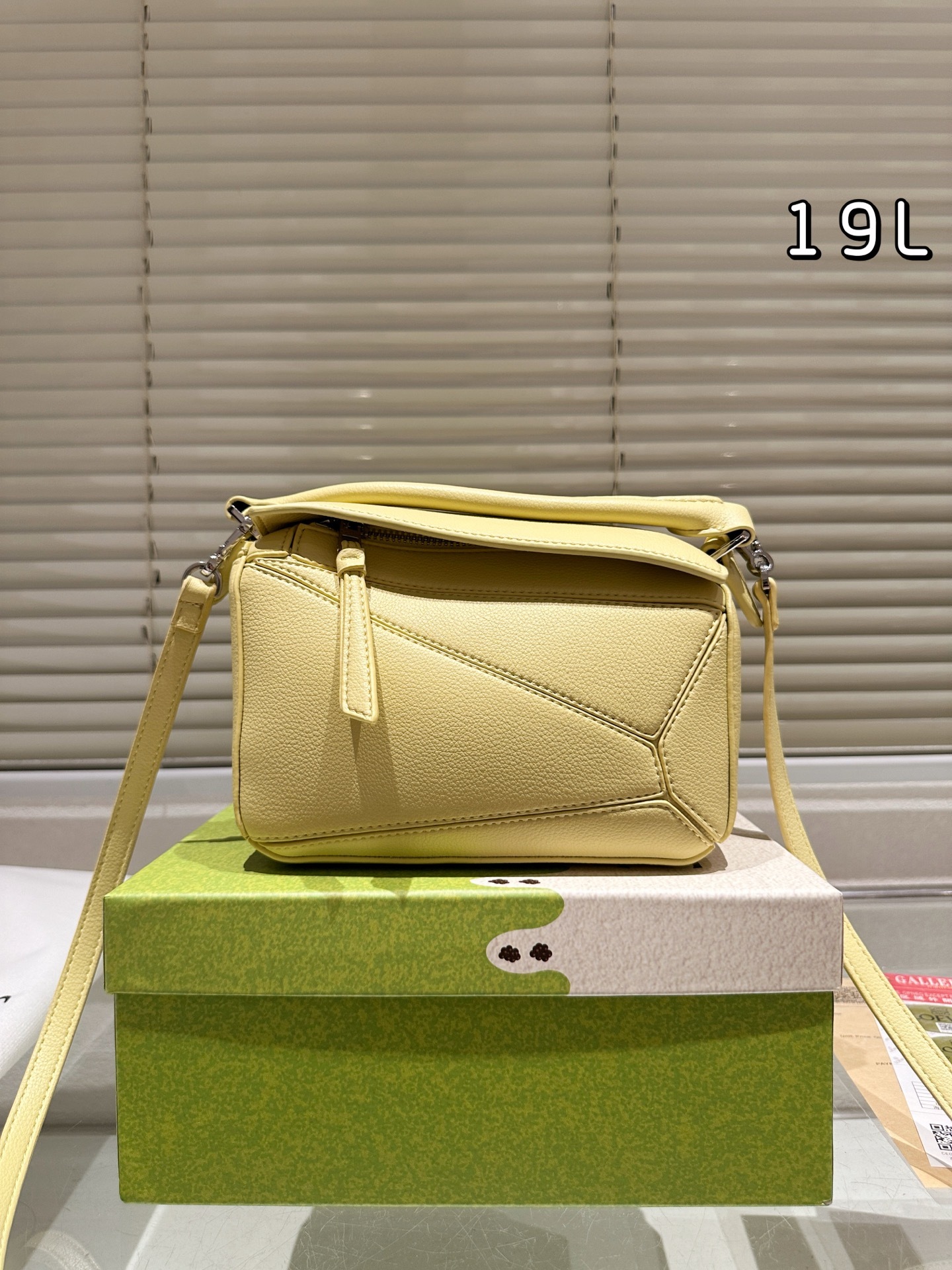 【LOEWE公式旗艦店】ロエベ クラシックショルダーバッグ