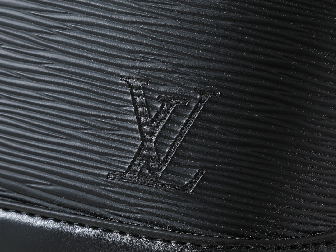 LOUIS VUITTON ルイヴィトン Alma BB クロスボディバッグ