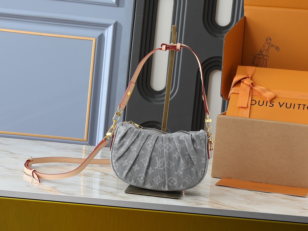 LOUIS VUITTON ルイヴィトン M13571 Pochette Valley デニムバッグ