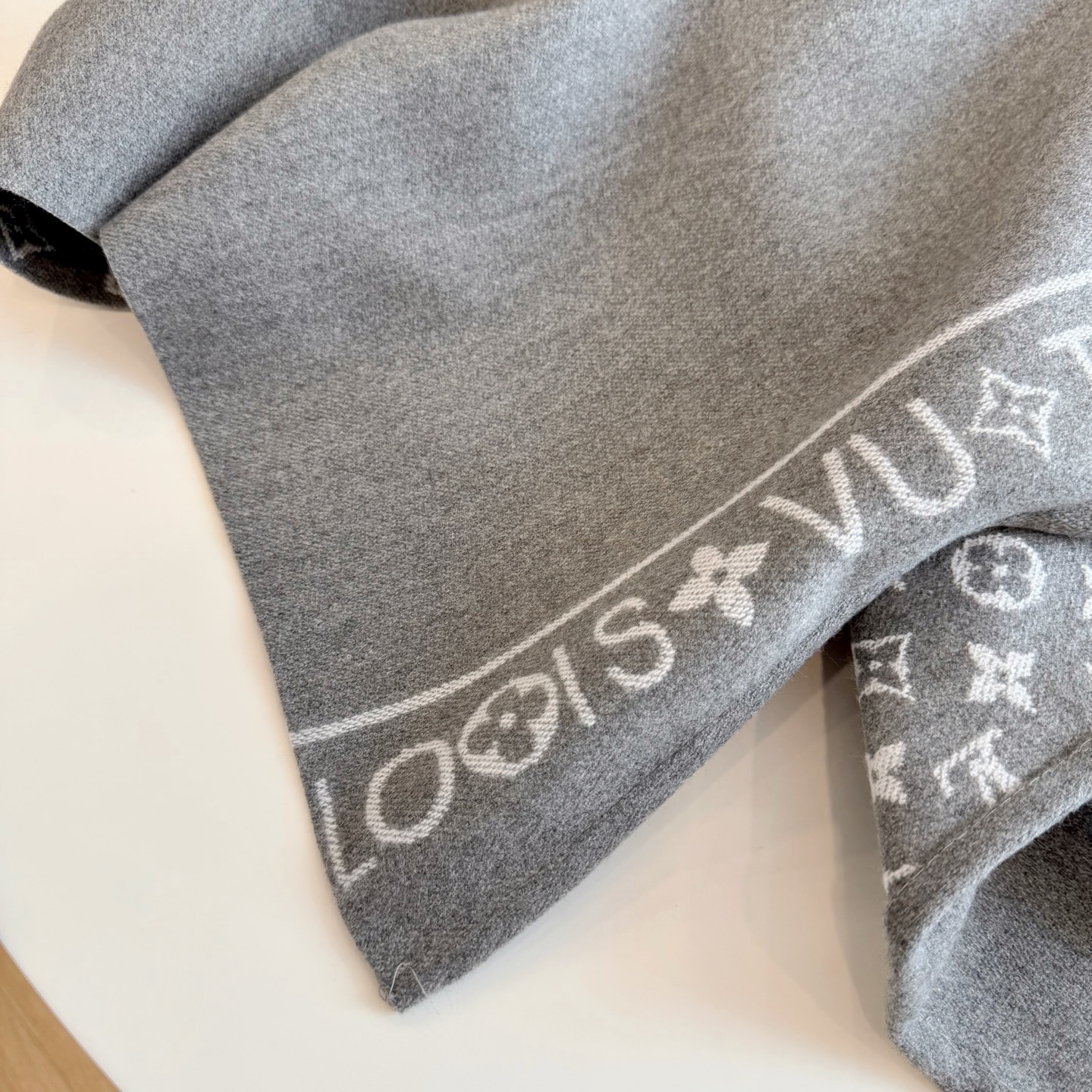 【LOUIS VUITTON旗艦店】ルイヴィトン マント ショール ご好評に付き再入荷！