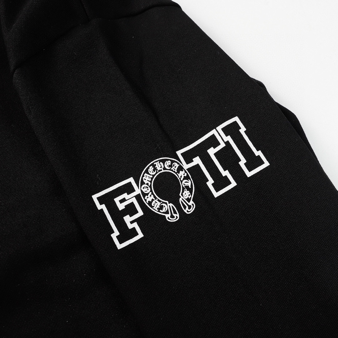 【CHROME HEARTS】クロムハーツ パーカー 男女兼用、ご好評に付き再入荷！