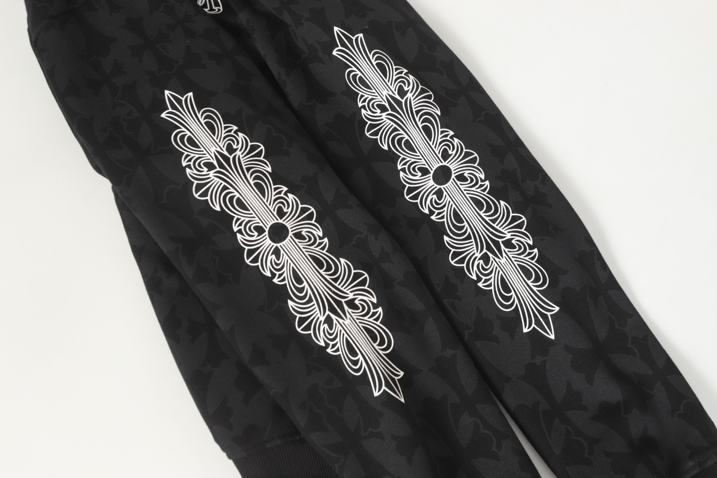【CHROME HEARTS】パーカー