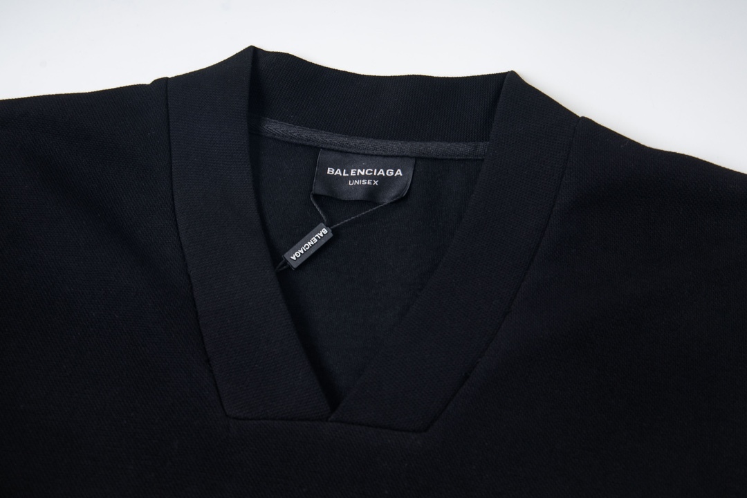 【BALENCIAGA】V ネック長袖 T シャツ