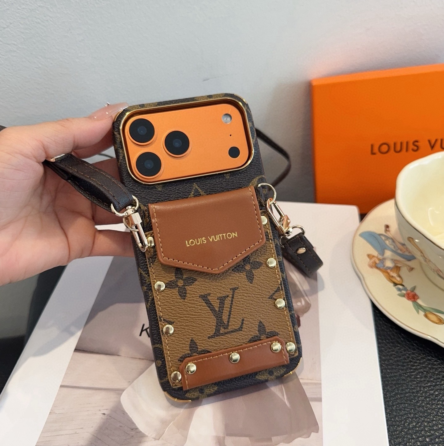 LOUIS VUITTON ルイヴィトン スマホケース iPhoneシリーズに適しています