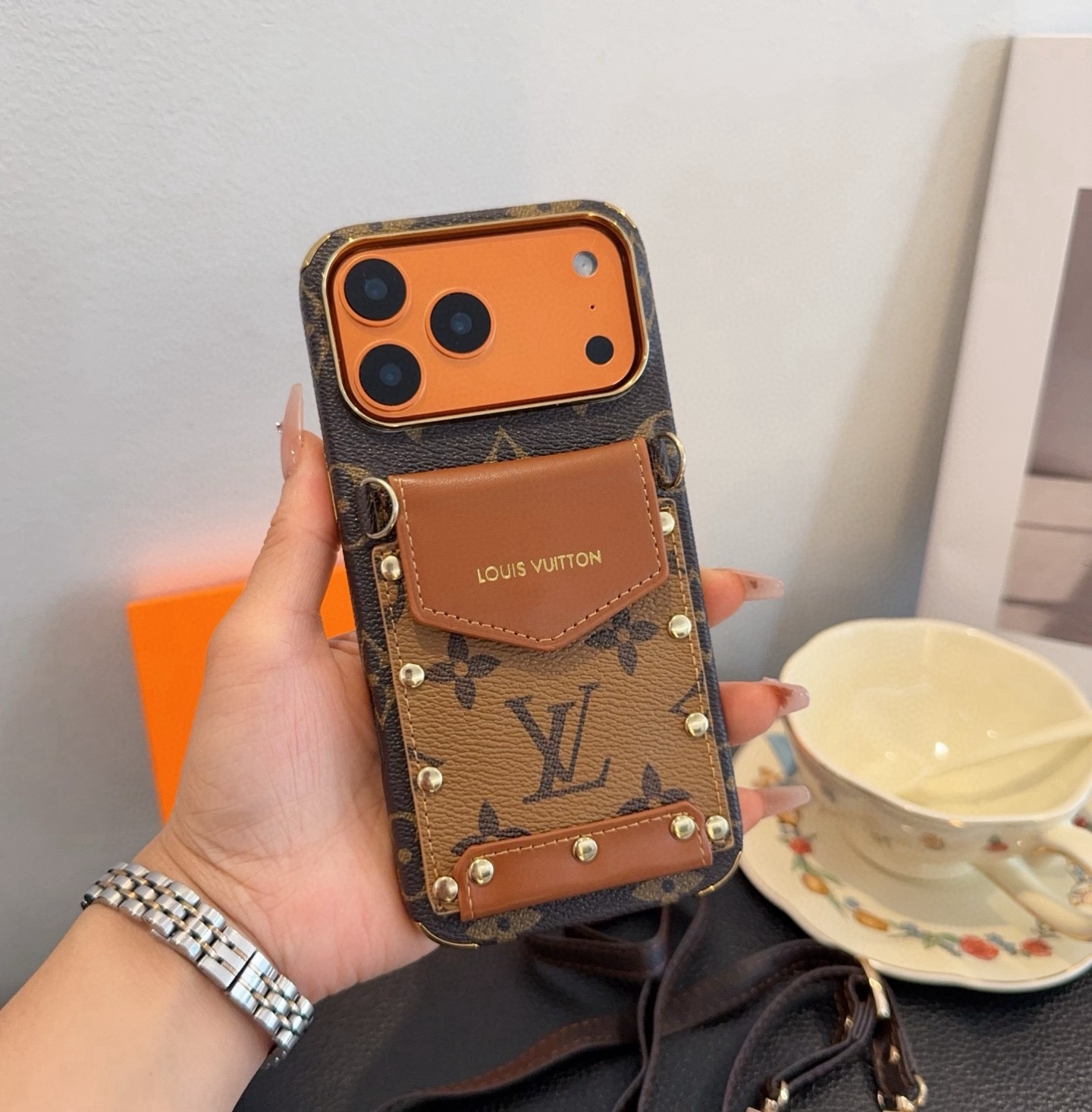 LOUIS VUITTON ルイヴィトン スマホケース iPhoneシリーズに適しています
