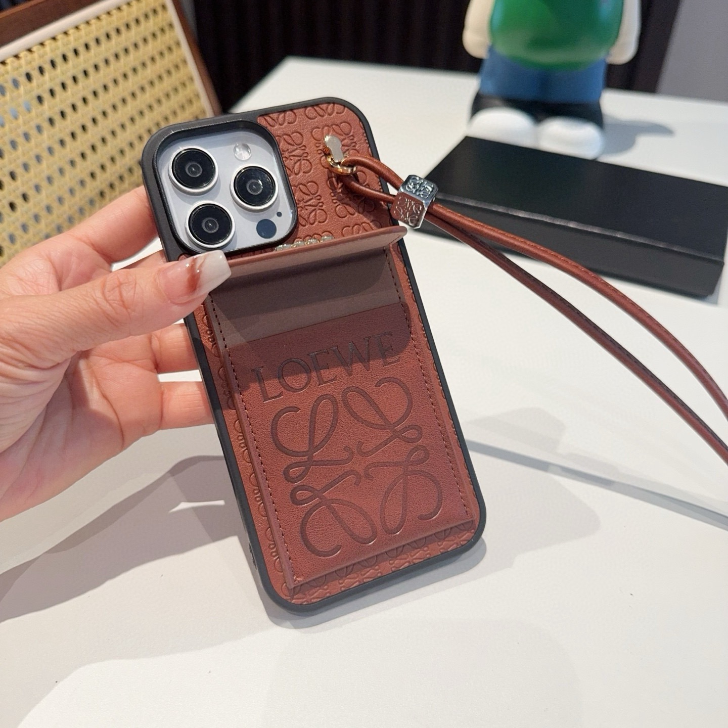 LOEWE ロエベ スマホケース iPhoneシリーズに適しています