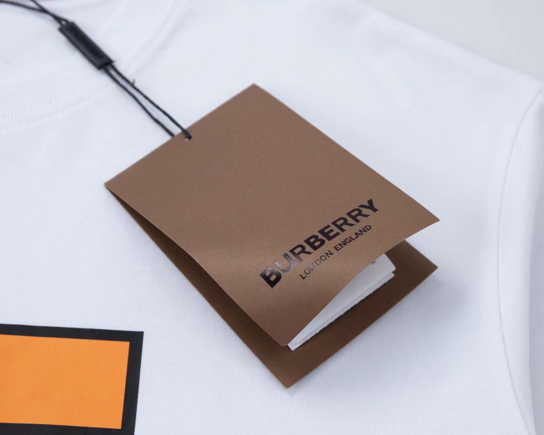 【BURBERRY旗艦店】バーバリー 半袖Tシャツ ご好評に付き再入荷！