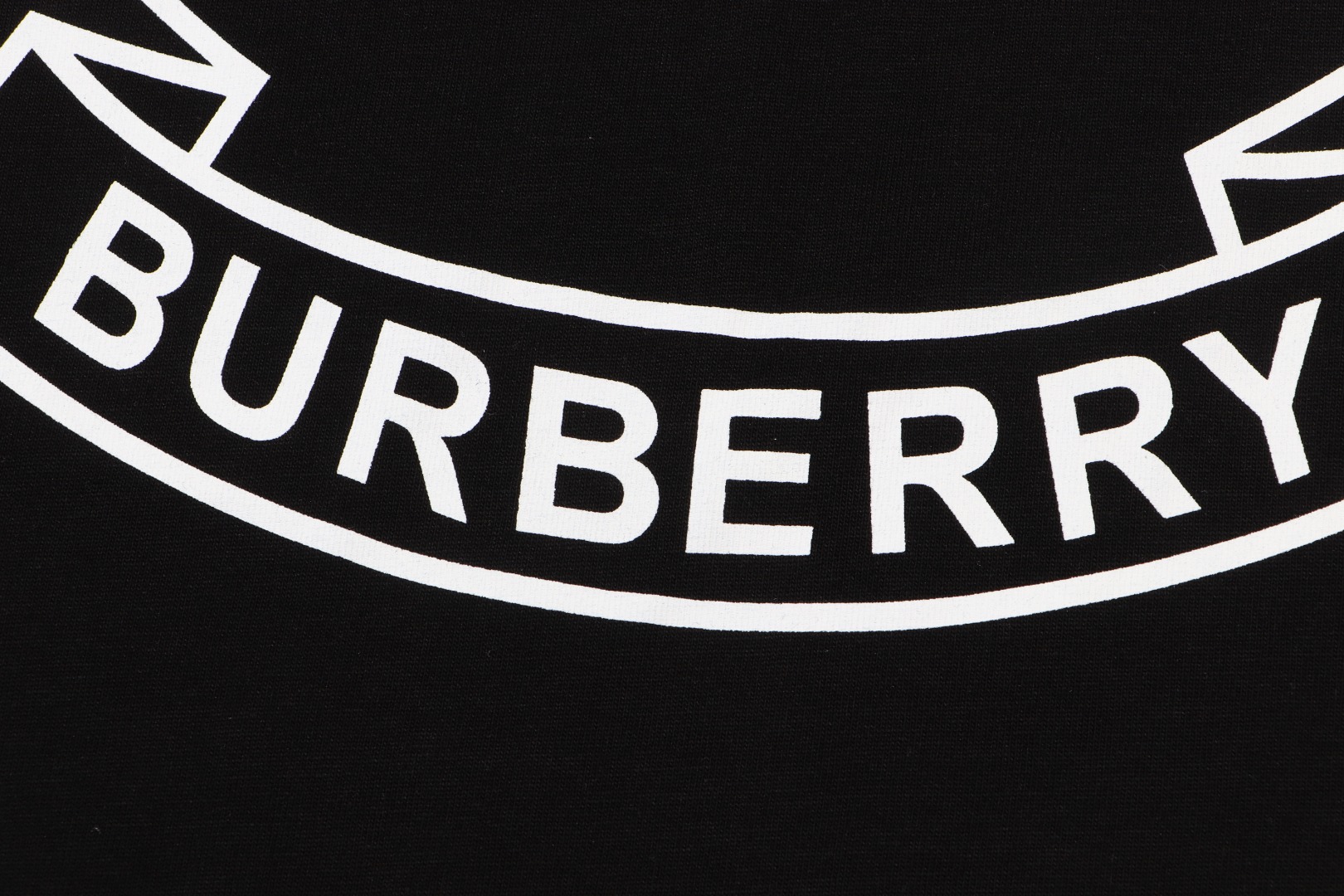 【BURBERRY旗艦店】バーバリー 半袖Tシャツ ご好評に付き再入荷！