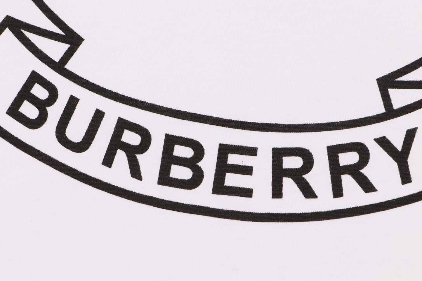 【BURBERRY旗艦店】バーバリー 半袖Tシャツ ご好評に付き再入荷！
