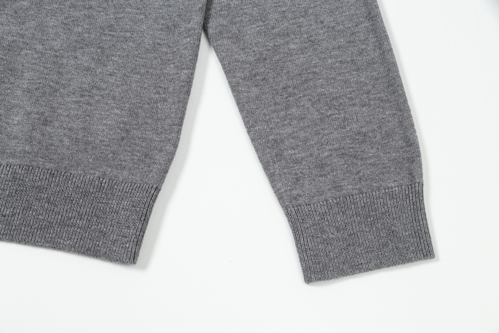 【BURBERRY旗艦店】バーバリー セーター ご好評に付き再入荷！