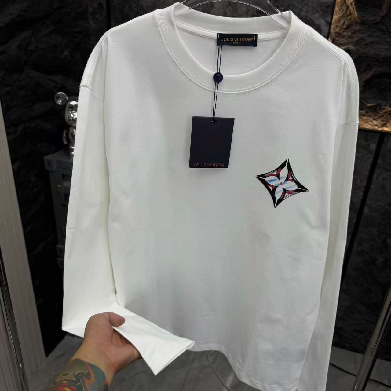 『S-2XL』プリント柄の長袖ユニセックスカジュアルファッション控えめなラグジュアリー
