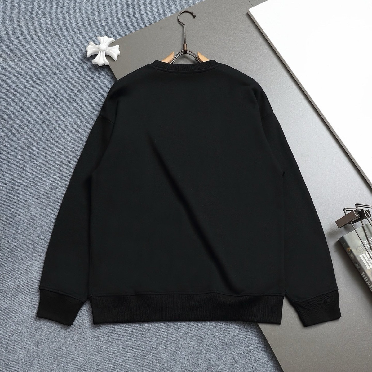 『XS-L』新作プリントクルーネック スウェットシャツ
