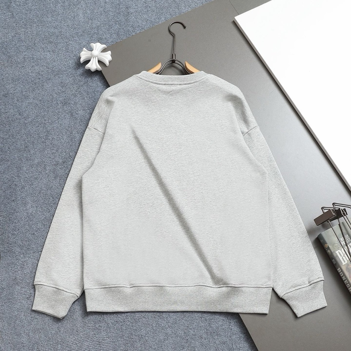『XS-L』新作プリントクルーネック スウェットシャツ
