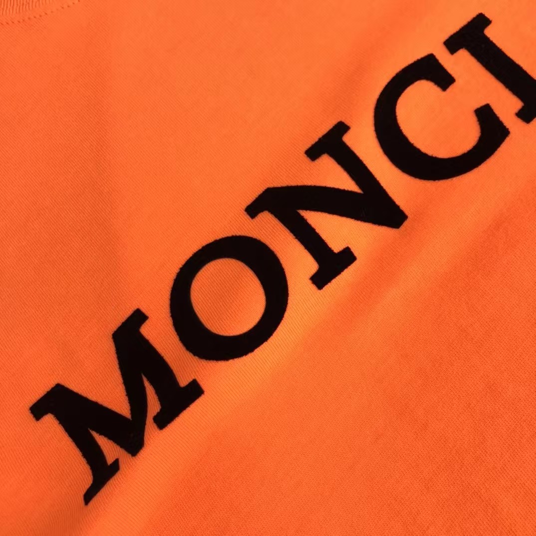 【Moncler 】（モンクレール）男女兼用、ご好評に付き再入荷！