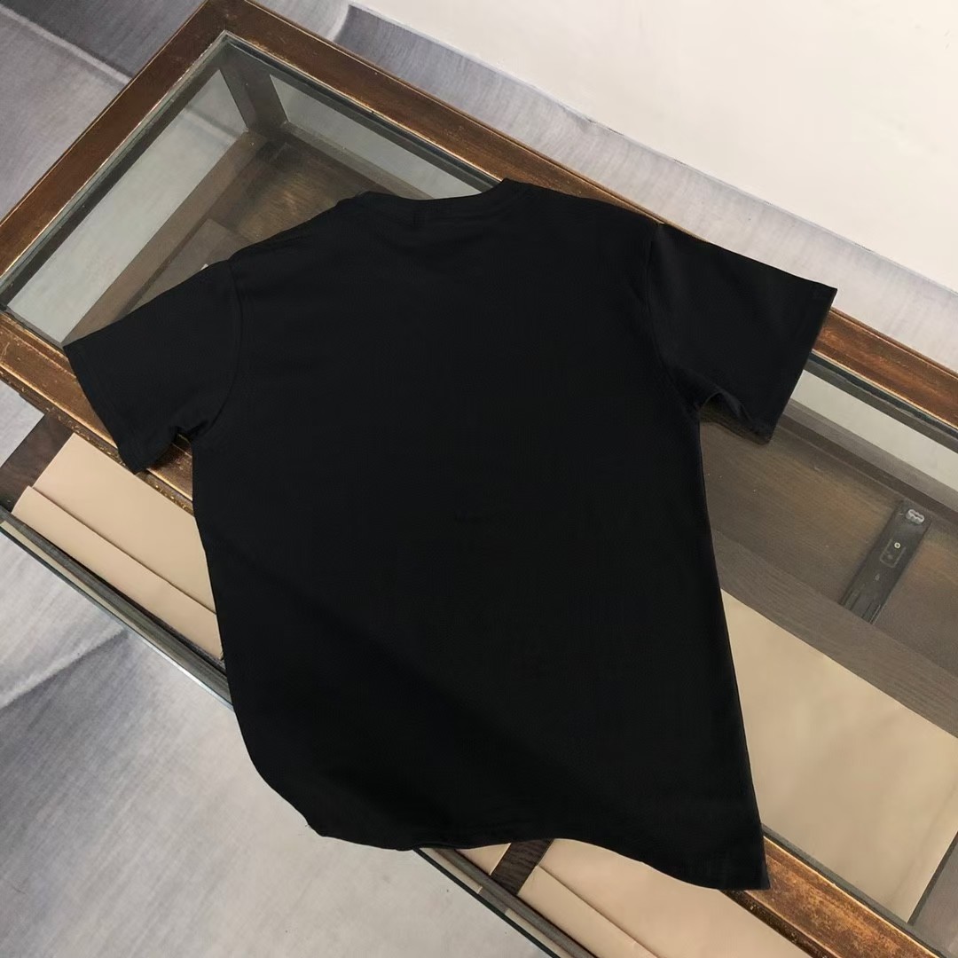 【Moncler 】（モンクレール）男女兼用、ご好評に付き再入荷！