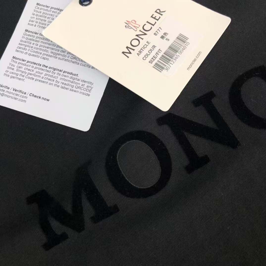 【Moncler 】（モンクレール）男女兼用、ご好評に付き再入荷！