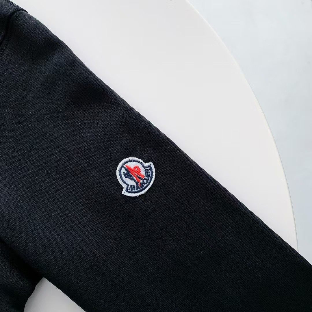 【MONCLER公式 旗艦店】（モンクレール）ラウンドネック長袖、ご好評に付き再入荷！