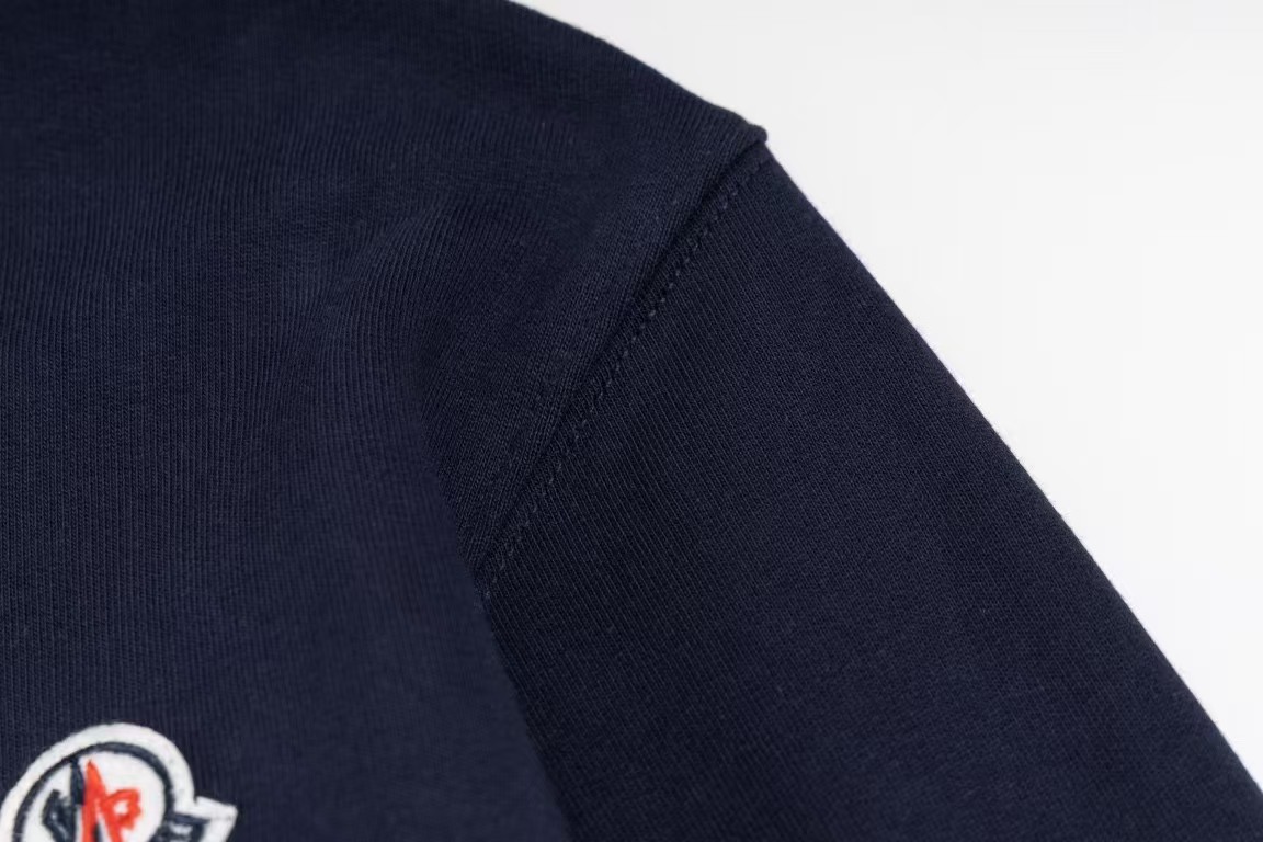 【MONCLER公式 旗艦店】（モンクレール）ラウンドネック長袖、ご好評に付き再入荷！