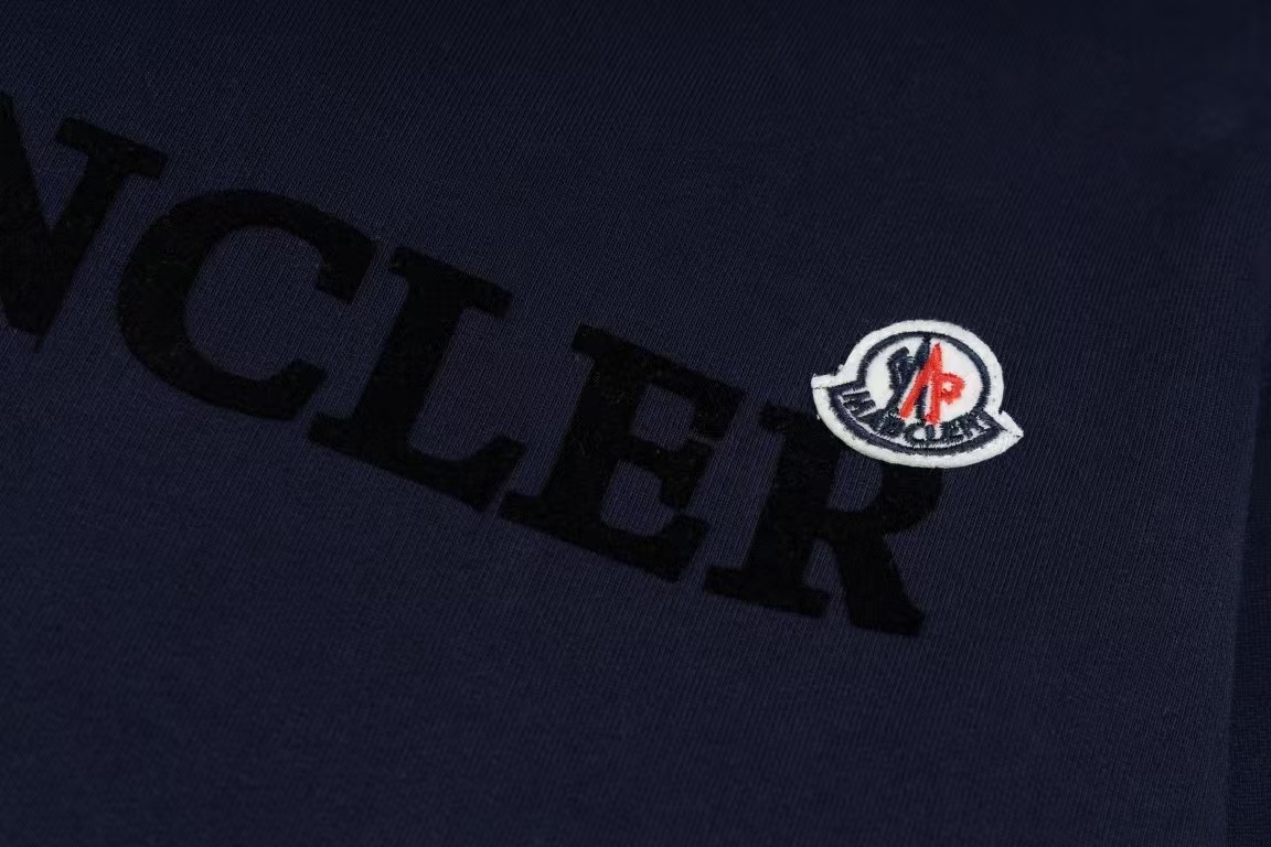 【MONCLER公式 旗艦店】（モンクレール）ラウンドネック長袖、ご好評に付き再入荷！