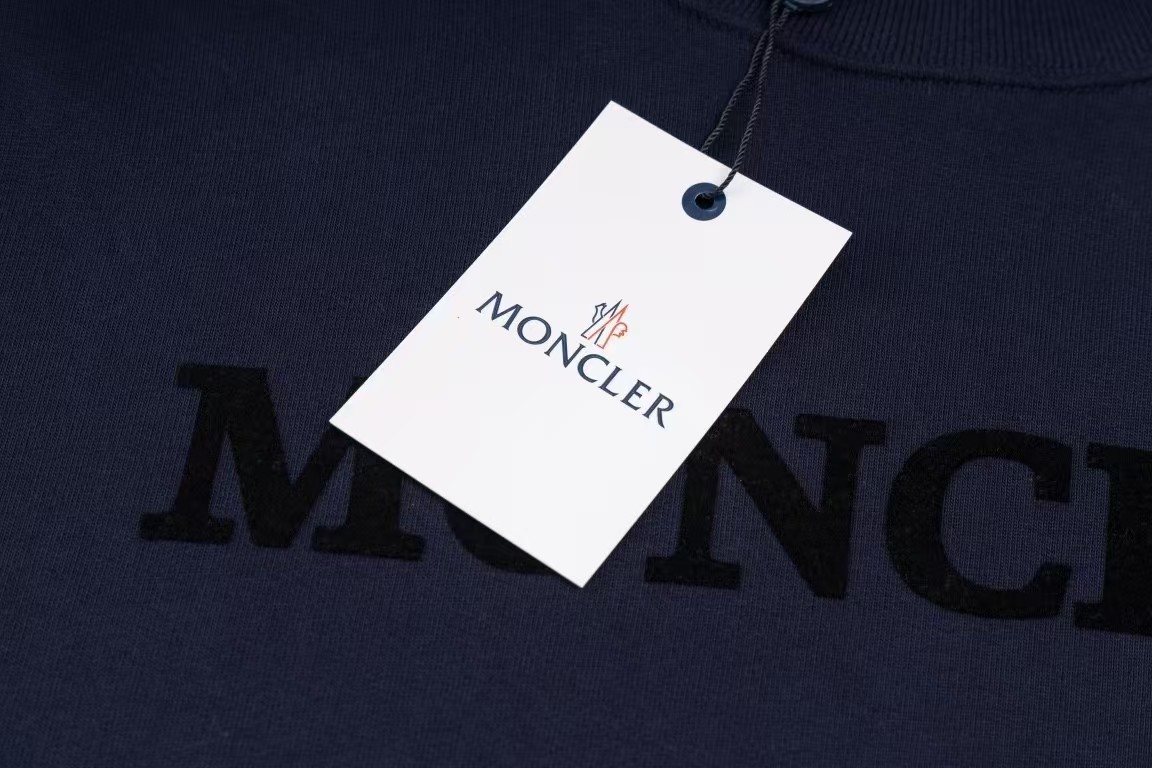 【MONCLER公式 旗艦店】（モンクレール）ラウンドネック長袖、ご好評に付き再入荷！