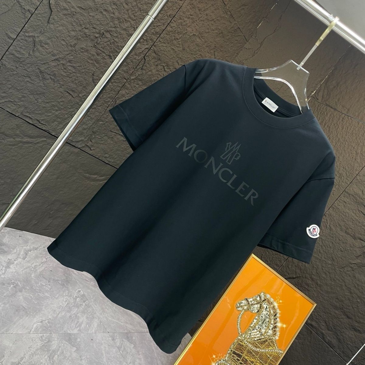 【Moncler 】（モンクレール）半袖Tシャツ 男女兼用、ご好評に付き再入荷！
