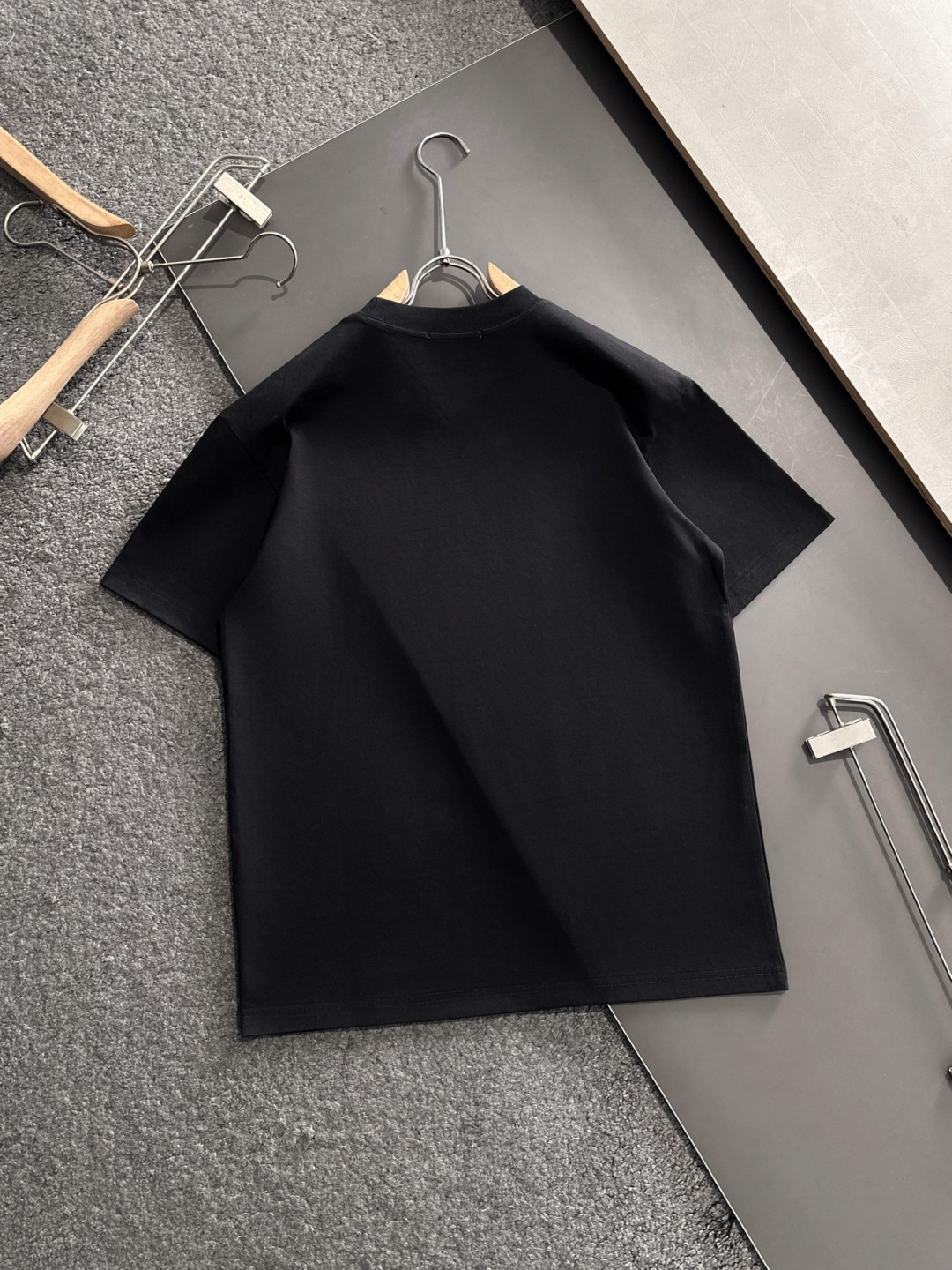 【Moncler 】（モンクレール）半袖Tシャツ 男女兼用、ご好評に付き再入荷！