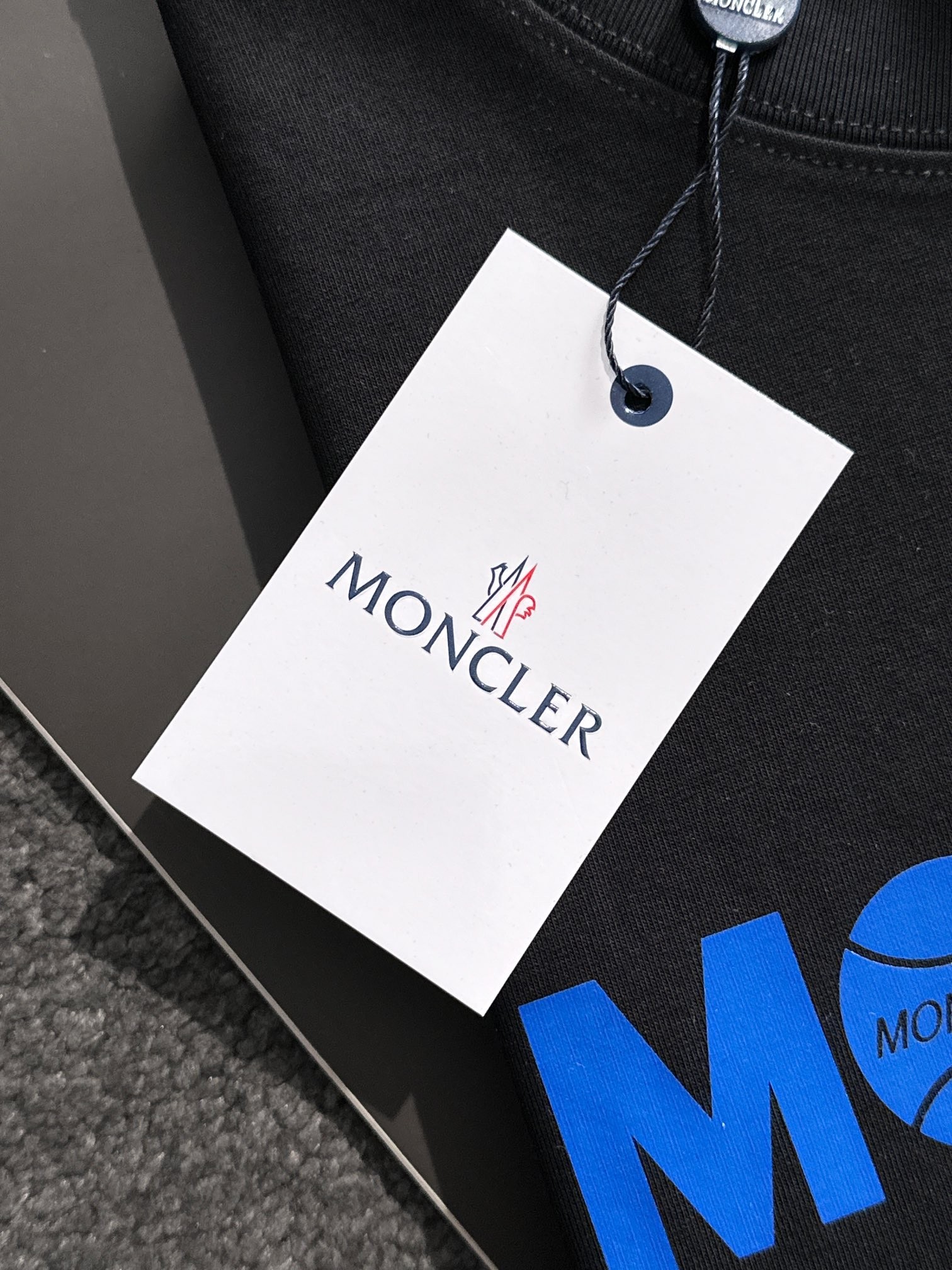 【Moncler 】（モンクレール）半袖Tシャツ 男女兼用、ご好評に付き再入荷！