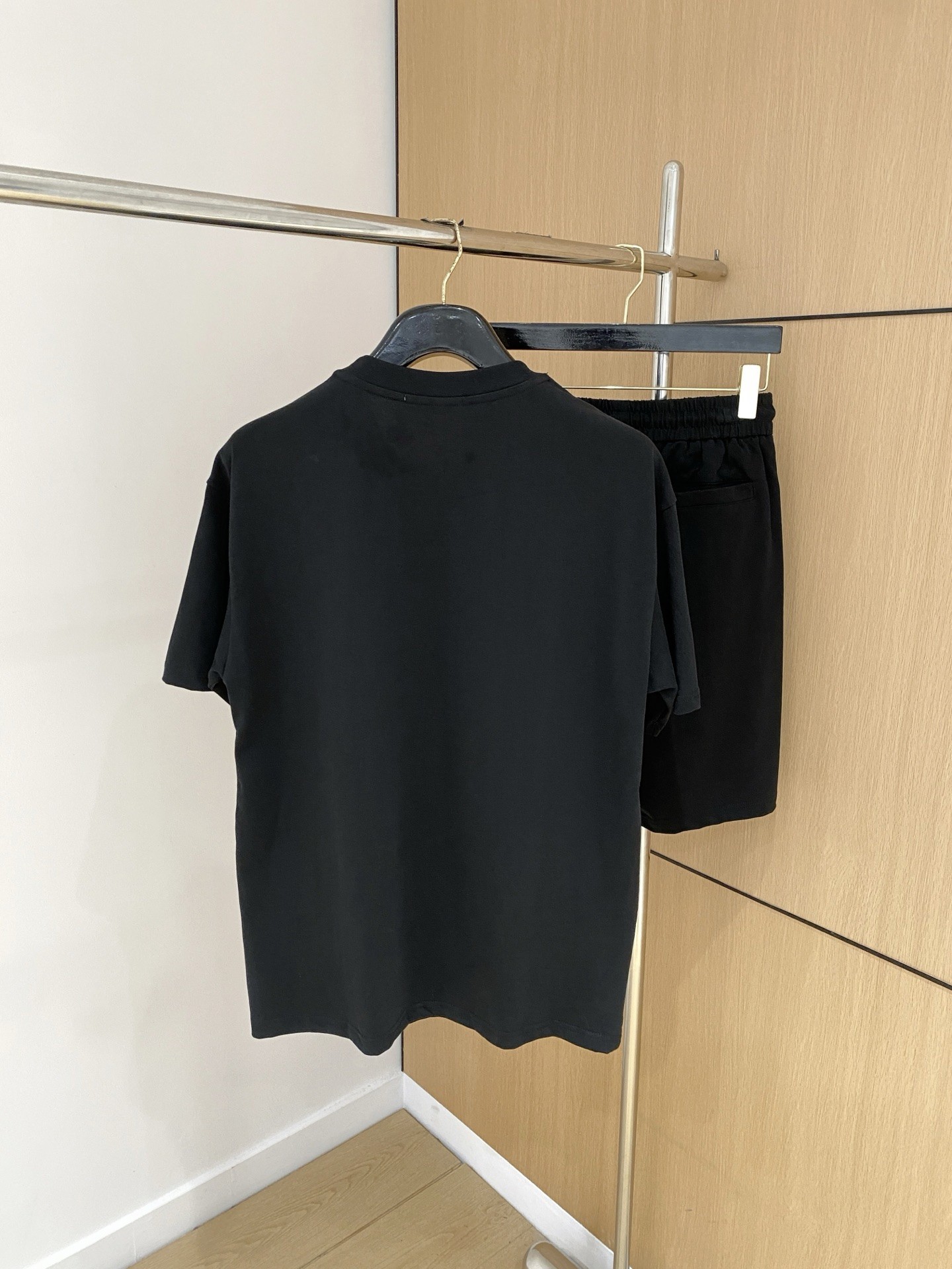 【MONCLER】モンクレール 半袖ショートパンツスーツ ご好評に付き再入荷！