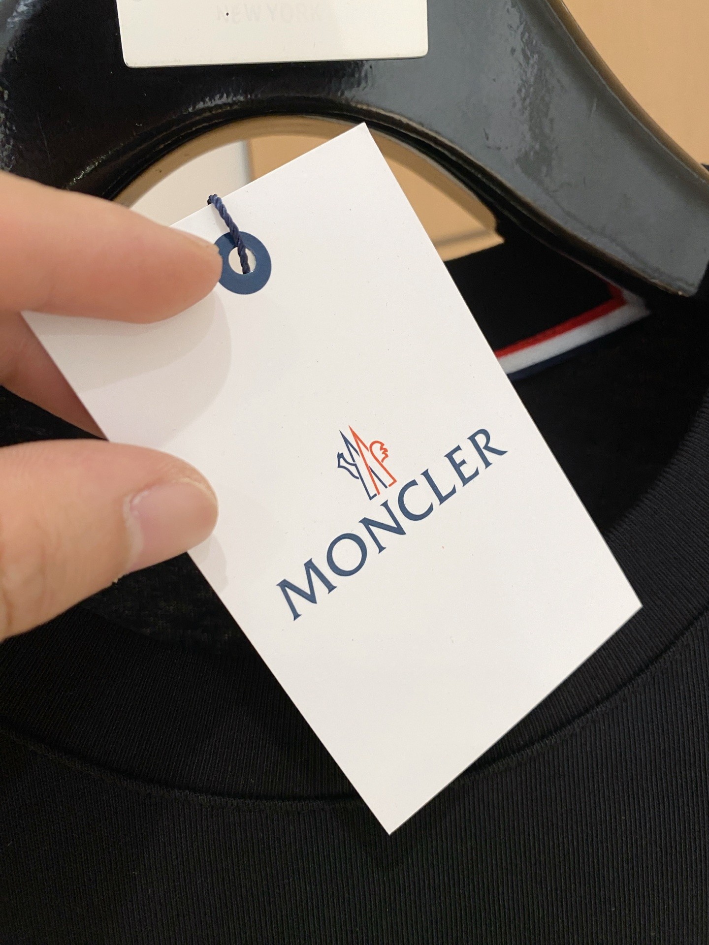 【MONCLER】モンクレール 半袖ショートパンツスーツ ご好評に付き再入荷！