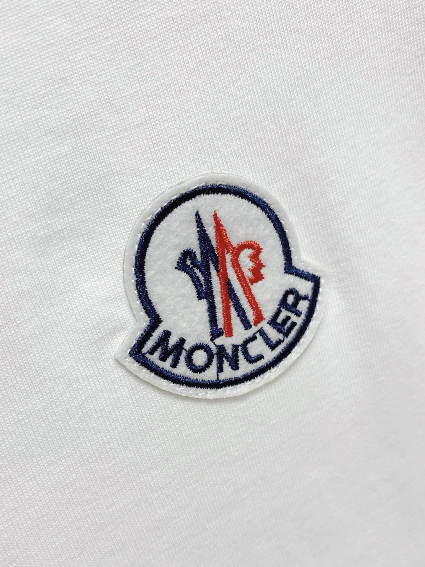 【MONCLER】モンクレール 半袖ショートパンツスーツ ご好評に付き再入荷！