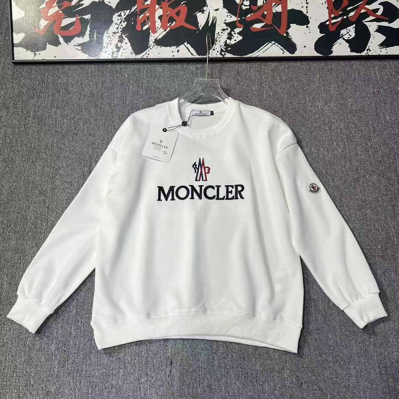 『M-4XL』新しい春と秋のトレンドの刺繍のカップルの同じスタイルのゆったりとしたラウンドネックの長袖