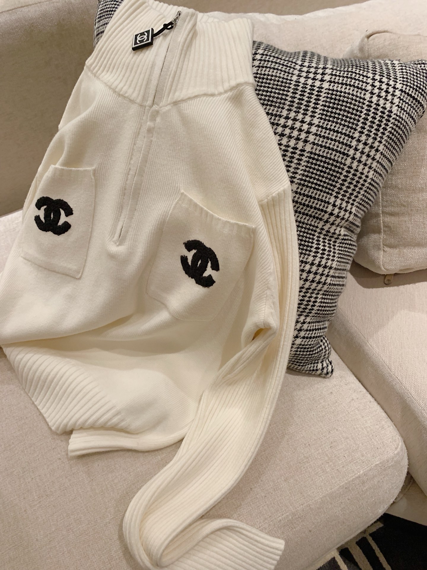 秋冬ニット刺繍カーディガンデザイン、長袖、ジッパー、新しいスタイル、暖かいセータートップ