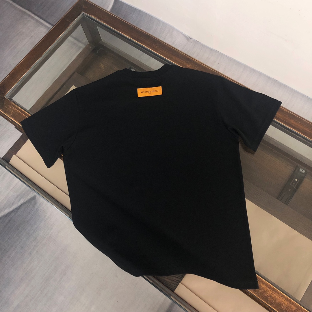 夏新作、ラウンドネック半袖Tシャツ、ユニセックス、トレンド感満載のトップス