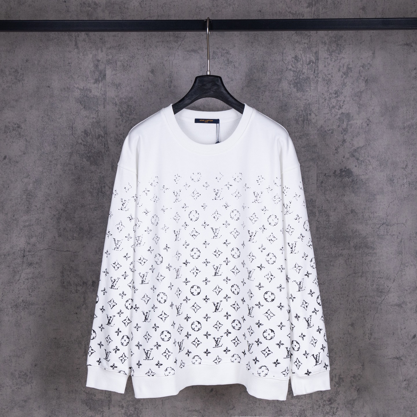 『XS-L』上質で肌触りの良いグラデーションプリント 繊細でしっかりとした仕上がり 快適でスタイリッシュなユニセックスデザイン