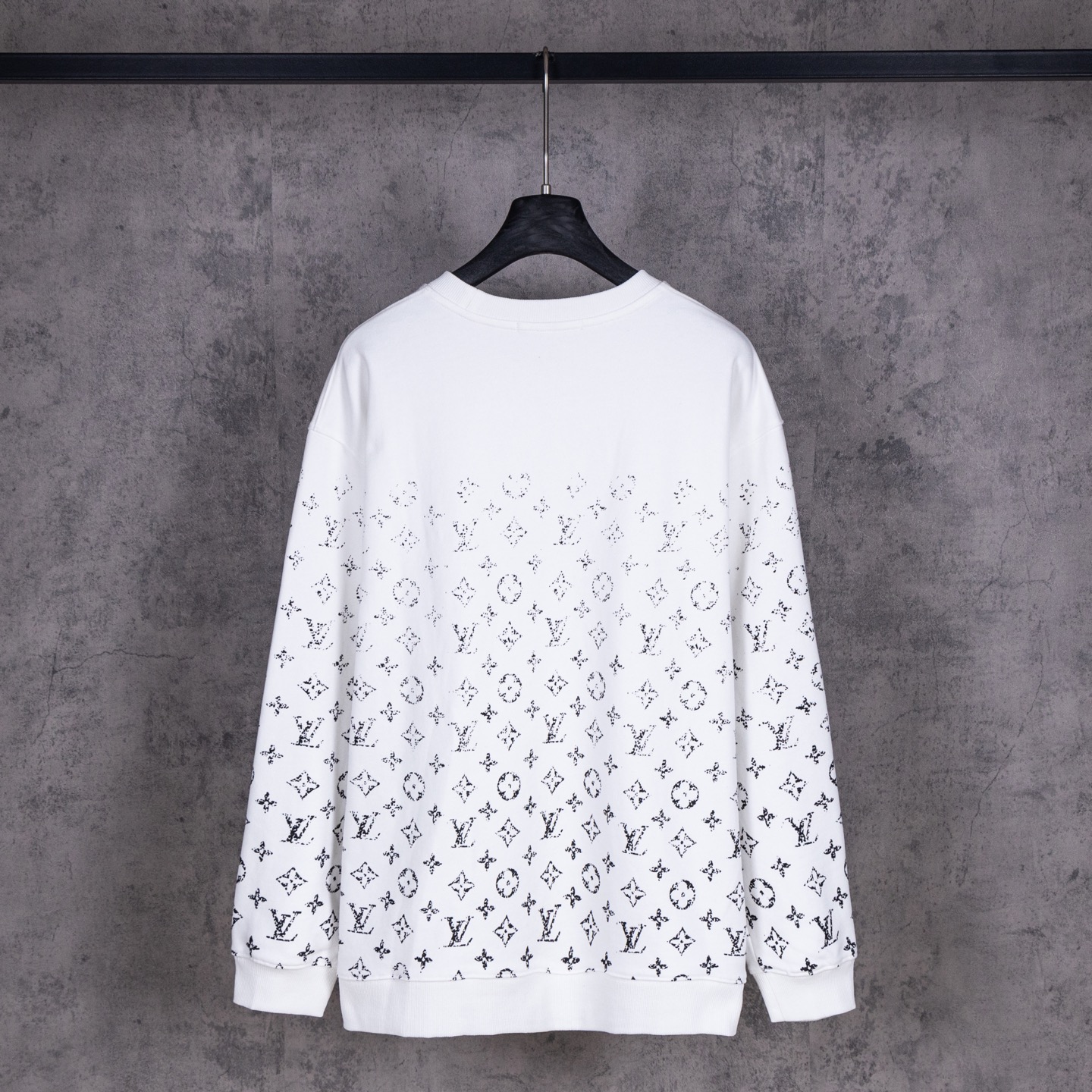 『XS-L』上質で肌触りの良いグラデーションプリント 繊細でしっかりとした仕上がり 快適でスタイリッシュなユニセックスデザイン