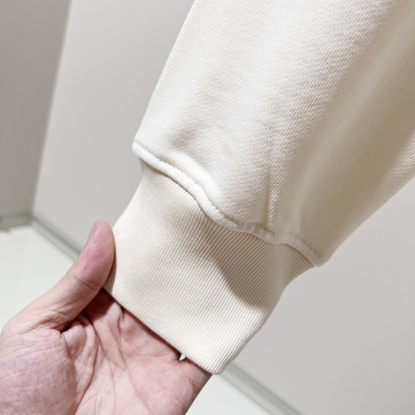 『XS-L』コットン100% クルーネック フロッキープリント ロゴ スウェット トレーナー ポケット付き