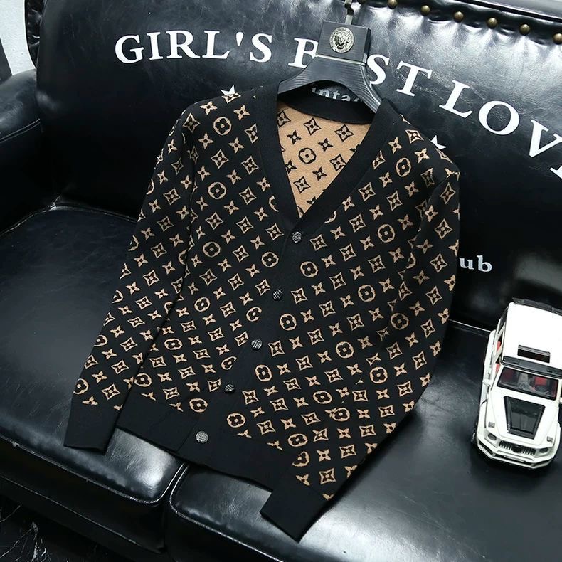 シンプルで高級感のある、メンズ向けトレンドカジュアルウールニットセータージャケット