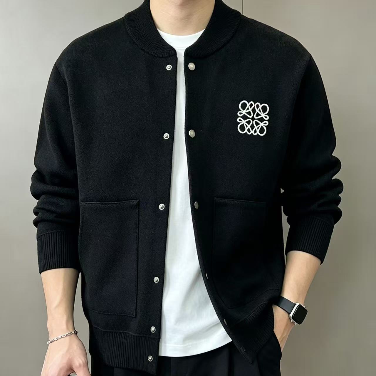 【M-4XL】男女兼用の、トレンディで着回しの効く刺繍入りニットウェア
