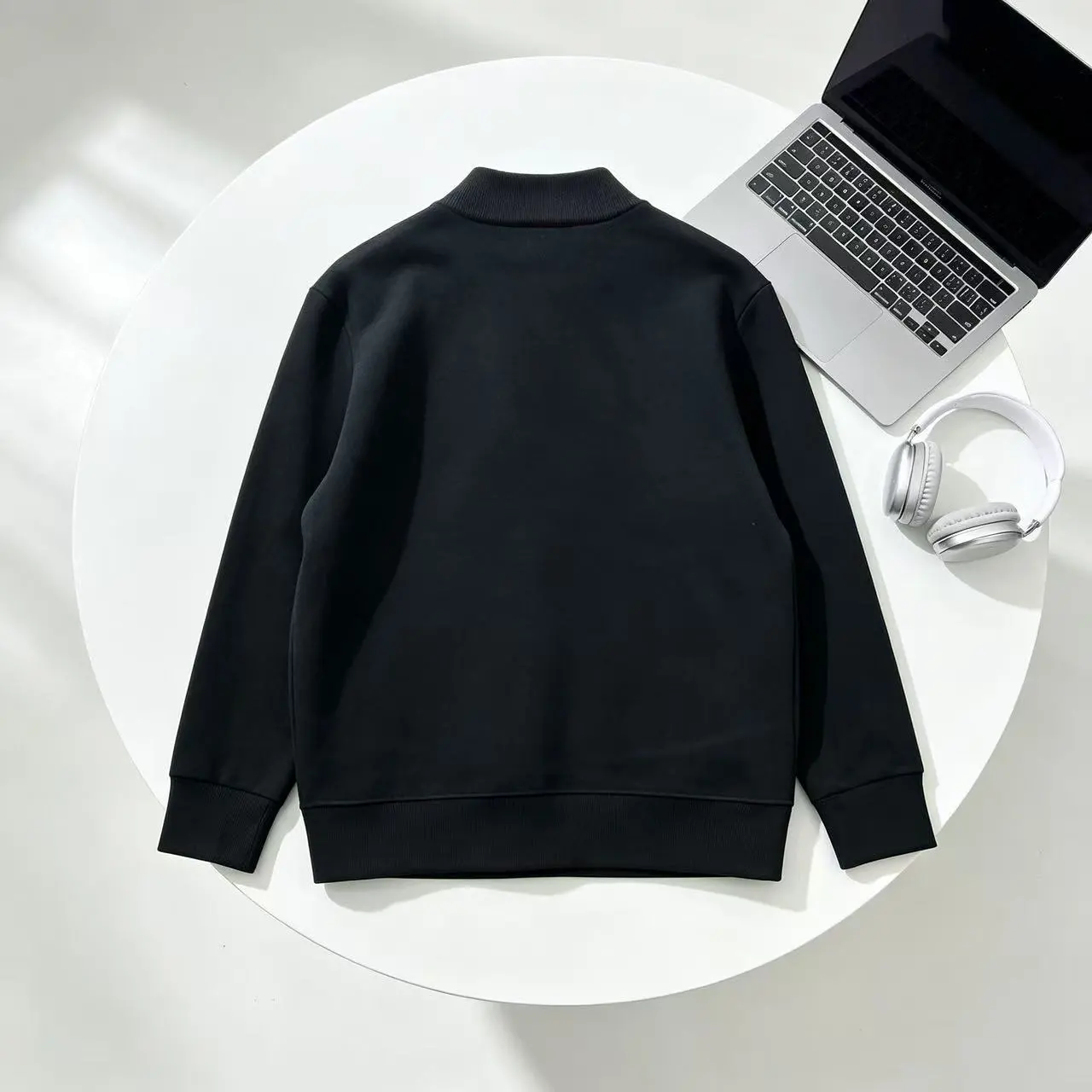 【M-4XL】男女兼用の、トレンディで着回しの効く刺繍入りニットウェア