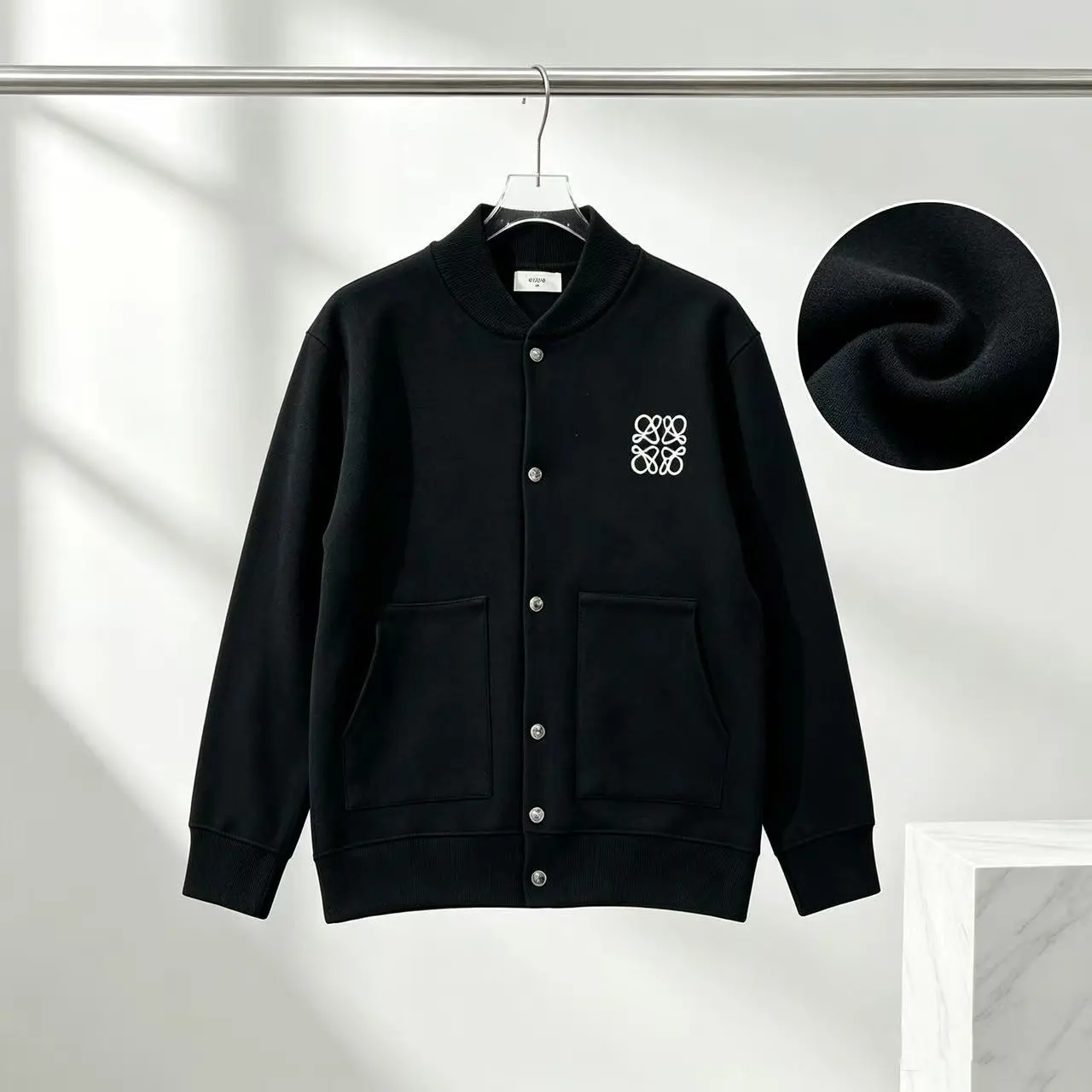 【M-4XL】男女兼用の、トレンディで着回しの効く刺繍入りニットウェア